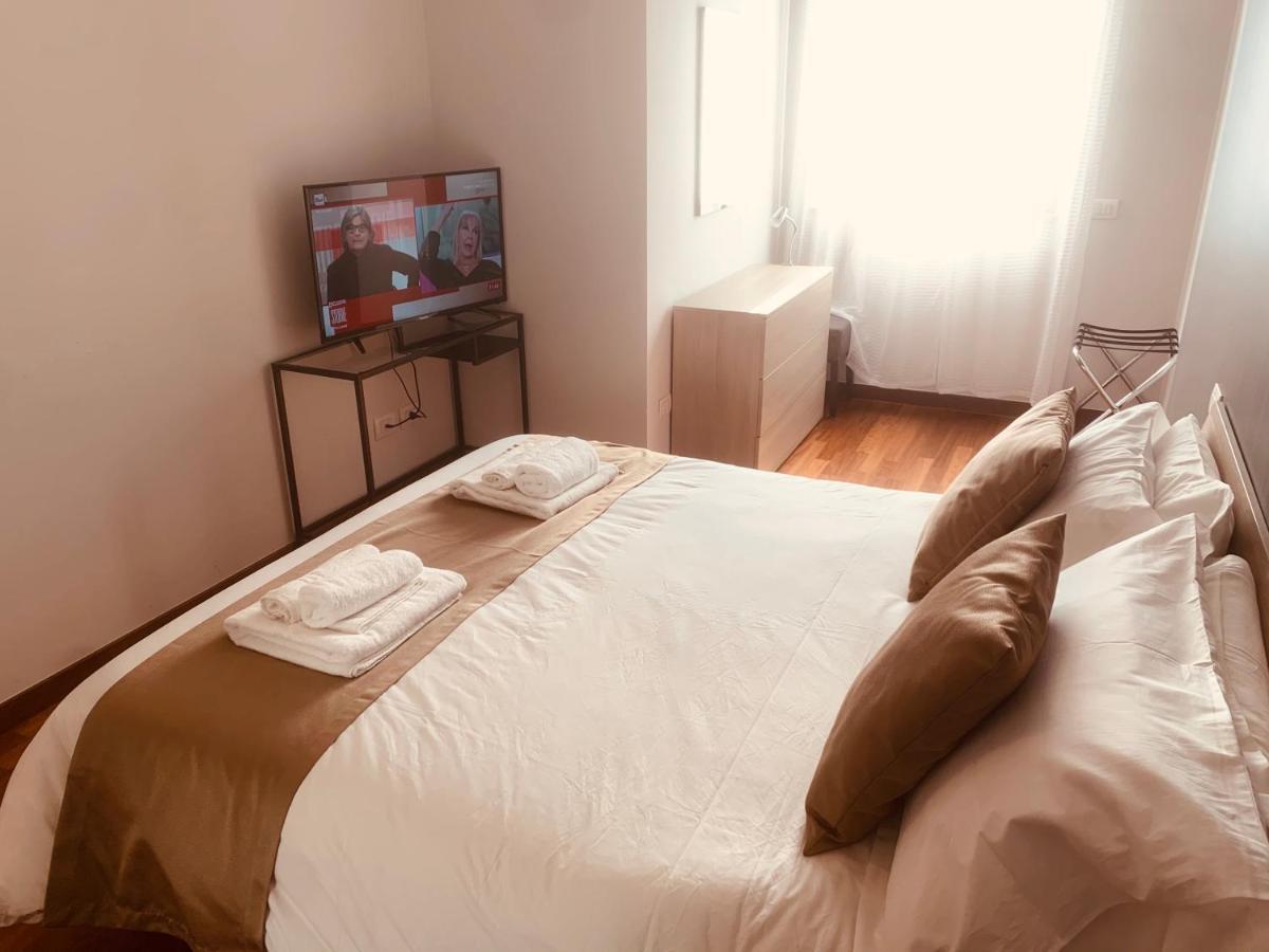 Berga Exclusive Suite 3 Бари Екстериор снимка